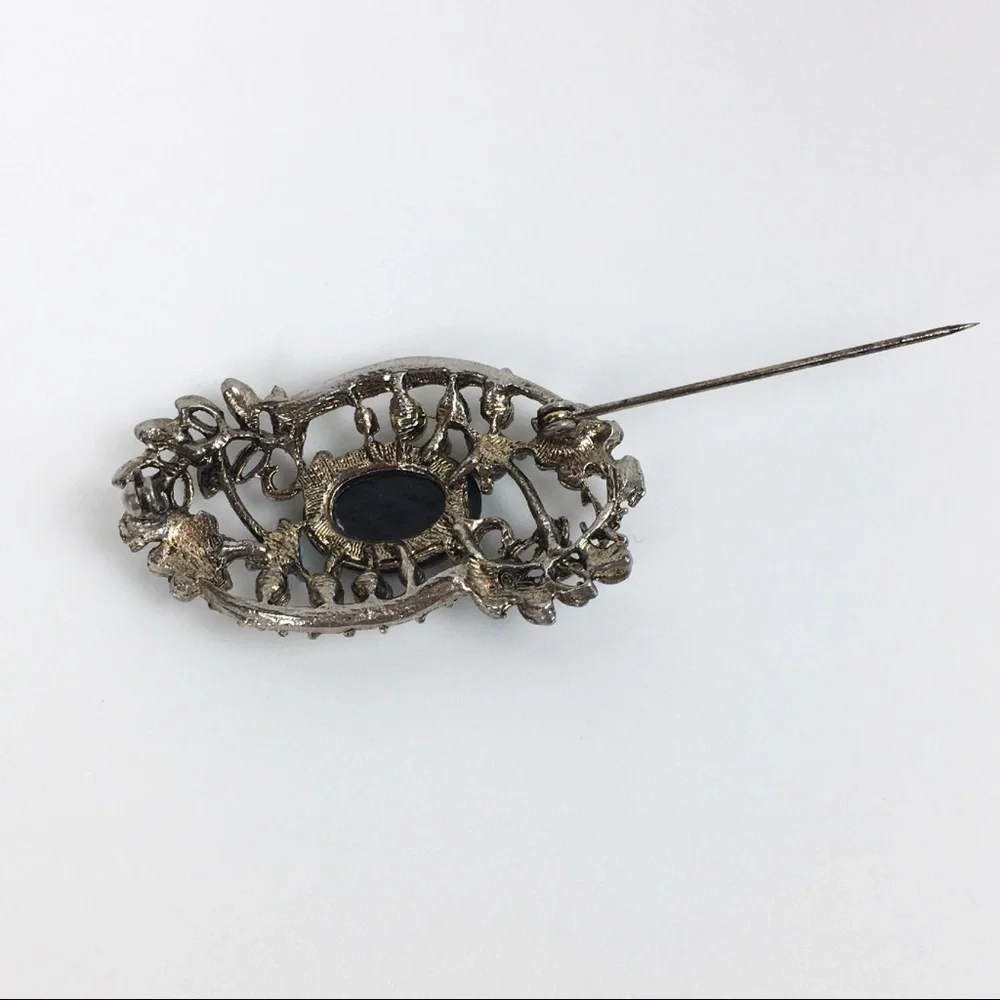 N/A elegant gold